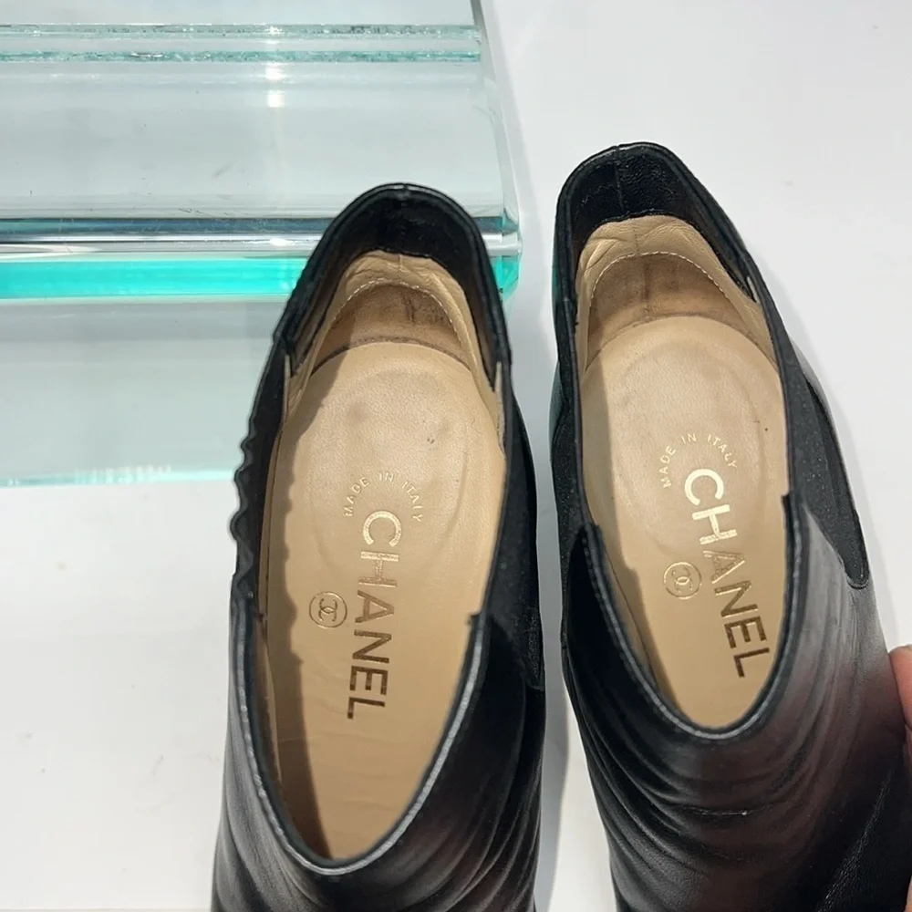 Chanel Sz 38 Short Lambskin Pull On 3.5”Heel Boots Booties